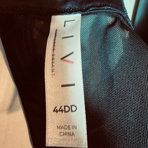 Livi Active High Impact Wicking Underwire Bra - Picture 8 of 9